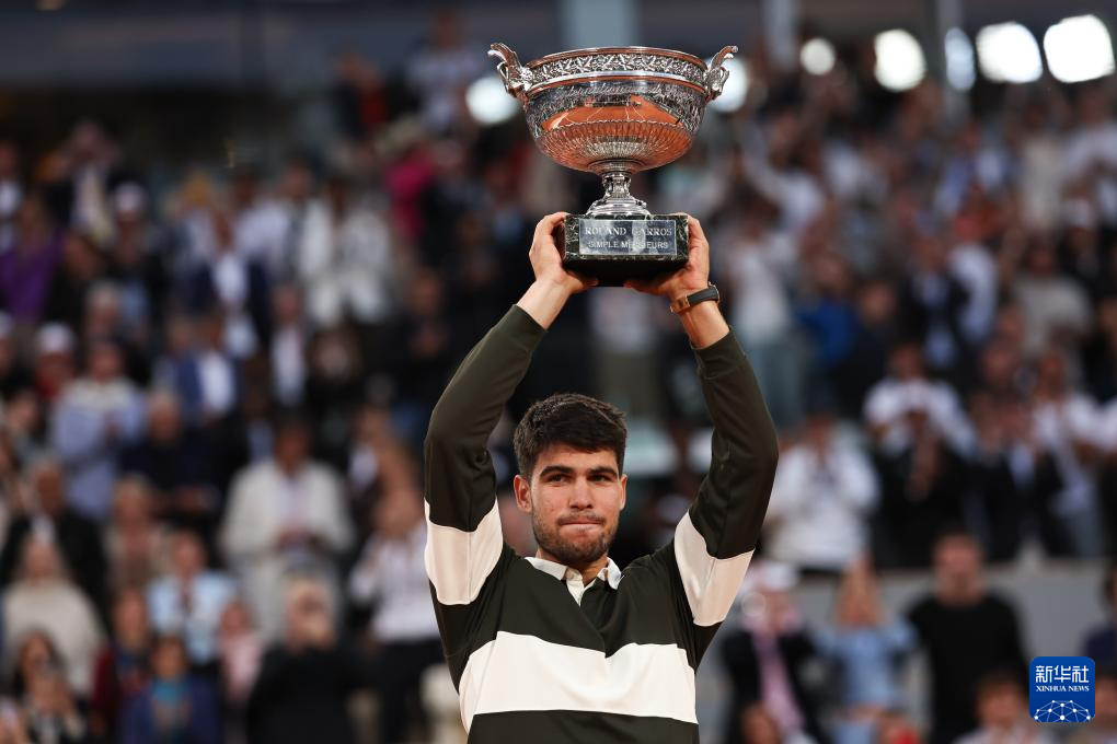 包含法网险胜蒙特卡洛大师赛，辛纳带队取胜的词条