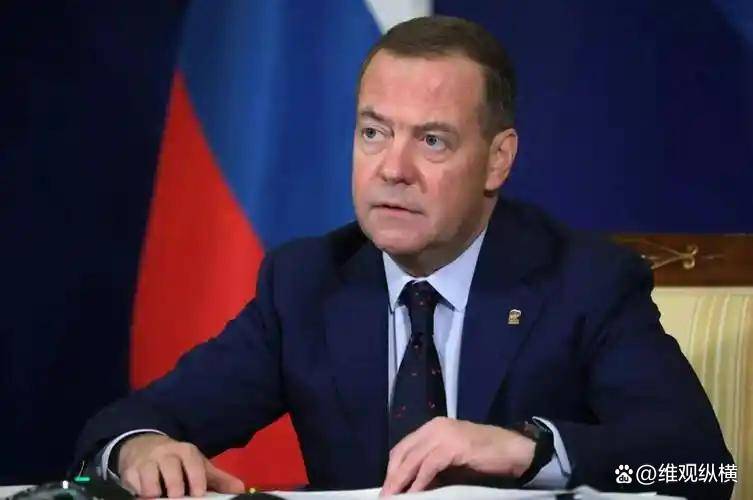 关于拉沃尔杯碾压戴维斯杯,梅德韦杰夫高光表现的信息 关于拉沃尔杯碾压戴维斯杯,梅德韦杰夫高光表现的信息