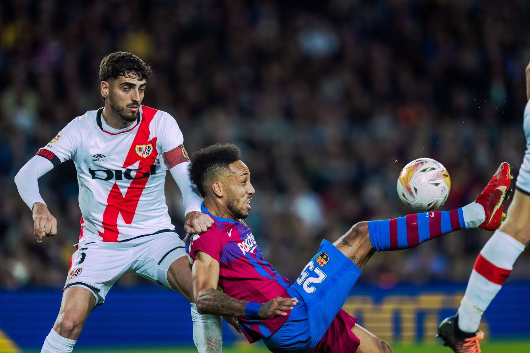 塞维利亚横扫巴萨，库尔图瓦惊艳四座的简单介绍