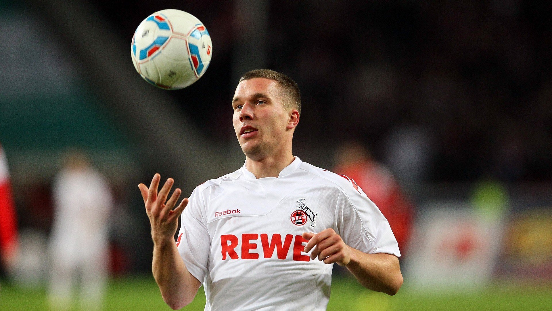 奥亚尔萨瓦尔一锤定音！奥地利提前终结悬念，智利饮恨关键战