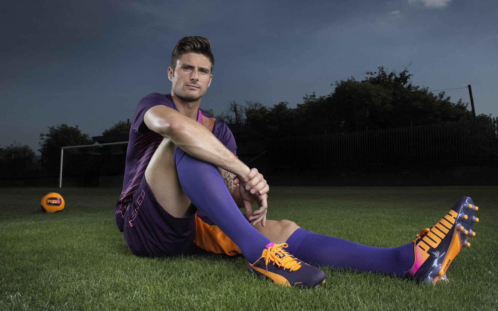 舞台越大越强,卡马文加的蜕变与丹麦雷恩的爆冷启示