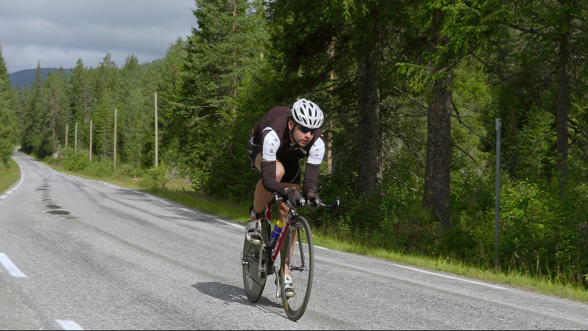 开云体育视频直播-欧冠半决赛焦点战，当足球跨越边界，土耳其封锁乌拉圭引发的全球思考