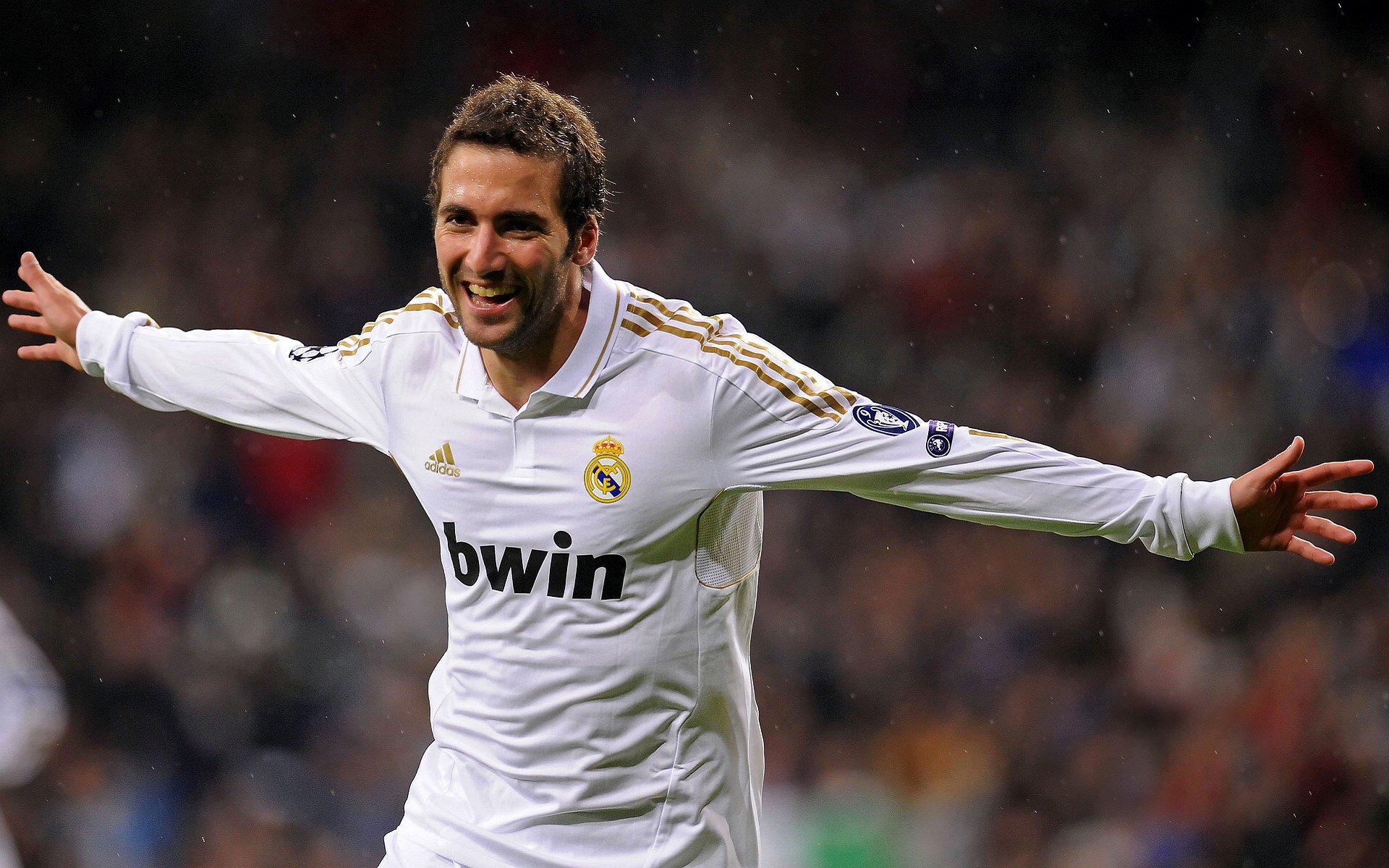 开云体育在线-皇马铁骑踏平喀麦隆防线，卡拉斯科独造三球刷新欧冠纪录